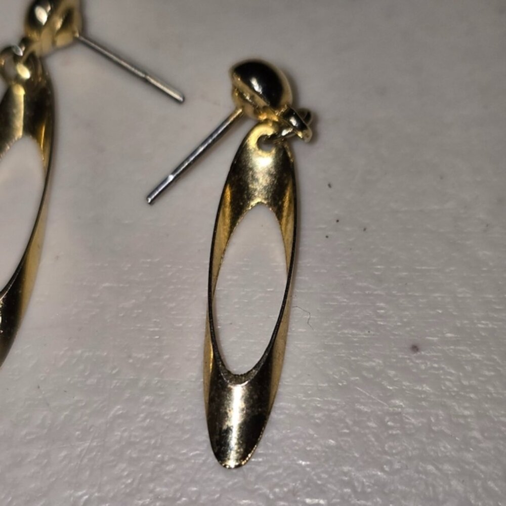 Vintage Gold Tone Dangle Earrings